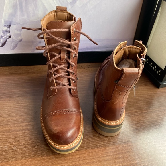 Clarks Women’s Orinoco2 Style Boot. - Picture 6 of 10